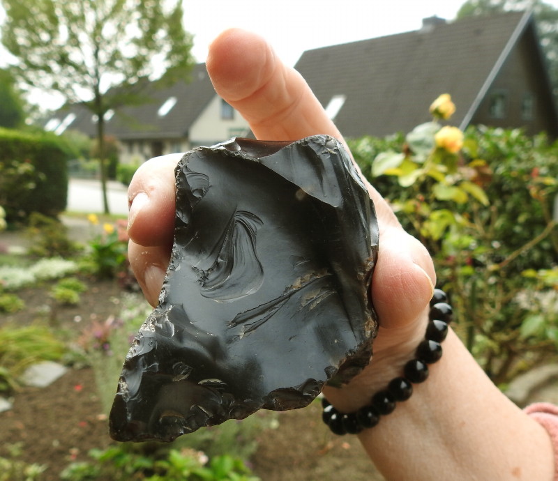 Gro Pampau Artifact - Flint Gouge with Red Pigment Residue